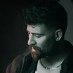 آهنگ تو رگ و ریشمی تو هر شرایط بدی پیشمی محمد محرمی